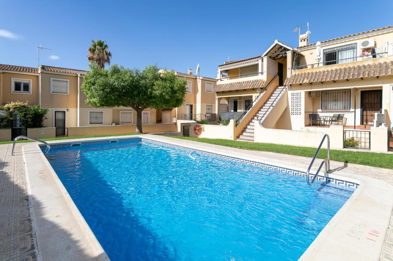 Heads 2 Holiday Homes Apartment Villamartin  Kültér fotó